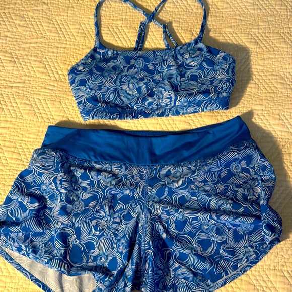 Rabbit hopper 4” shorts (M) and EZ bra-Vo (S) - Picture 1 of 6